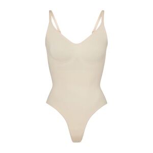 BNWOT Skims Seamless Sculpt Thong Bodysuit Sand 4X